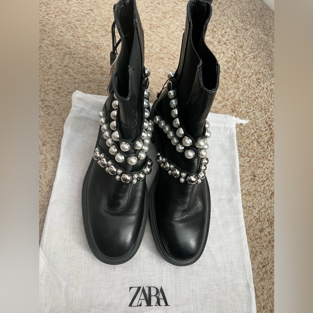 NWT Zara Pearl Strap Low Heeled Leather Ankle Boot- Size 8/39
